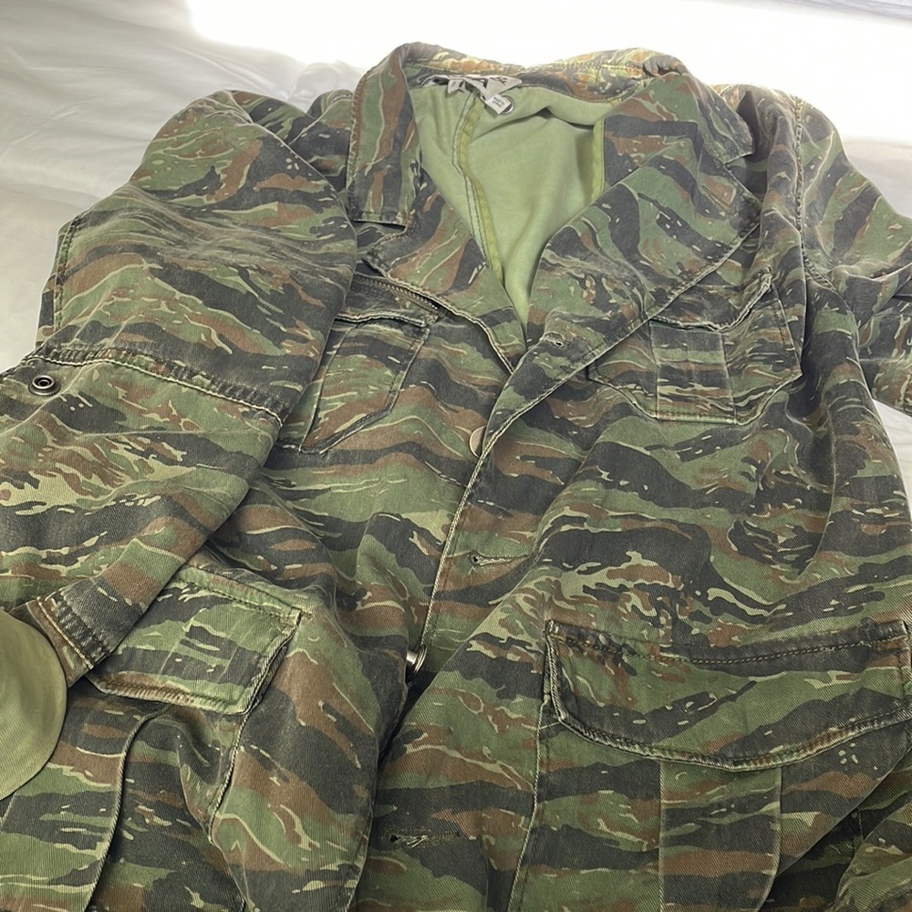 Pam & Gela women's Camo Shirt Jacket NWT SZ S - Picture 4 of 8